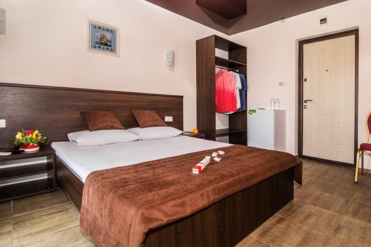 Hotel Marmaris à Skadovsʼk Extérieur photo