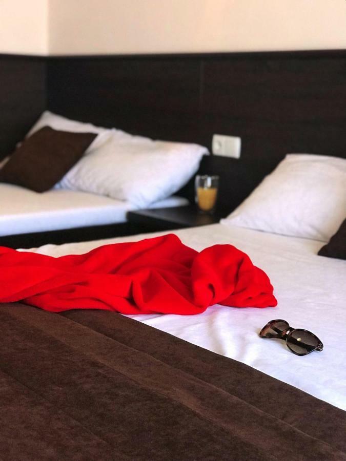 Hotel Marmaris à Skadovsʼk Extérieur photo